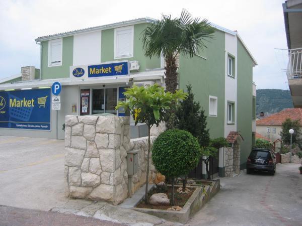 -Villa Sjor -Primosten-Apartmani- Has 2 Large Apartments And 2 Smaller Ones -Primosten Lokvice 6 Eksteriør billede