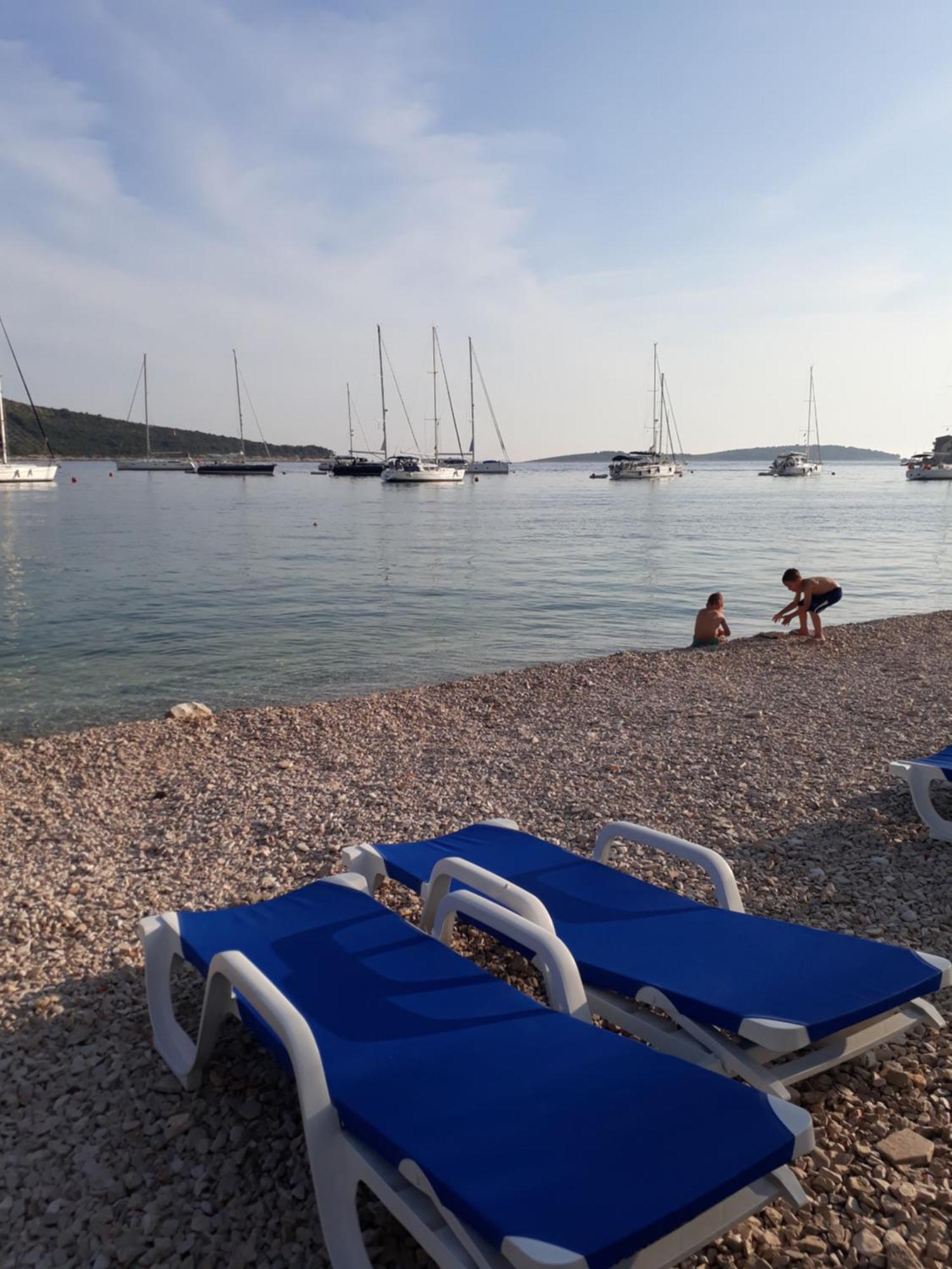 -Villa Sjor -Primosten-Apartmani- Has 2 Large Apartments And 2 Smaller Ones -Primosten Lokvice 6 Eksteriør billede
