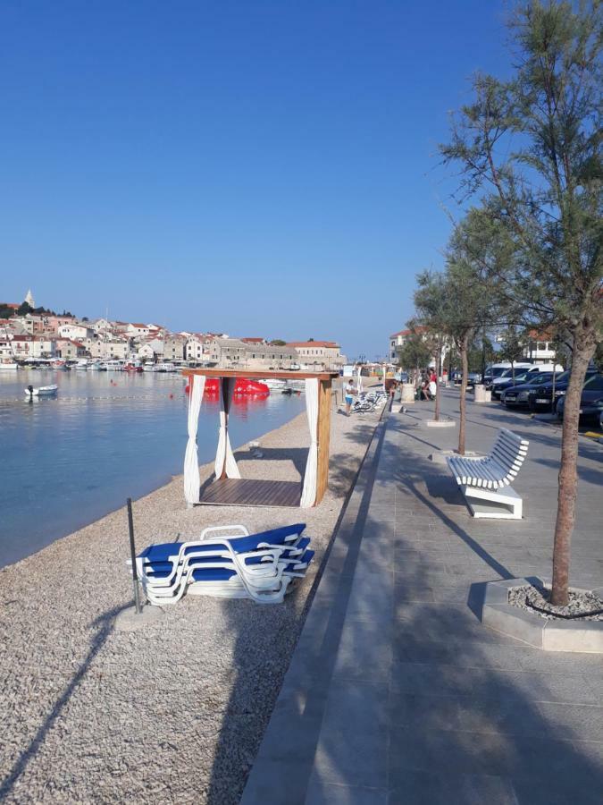 -Villa Sjor -Primosten-Apartmani- Has 2 Large Apartments And 2 Smaller Ones -Primosten Lokvice 6 Eksteriør billede